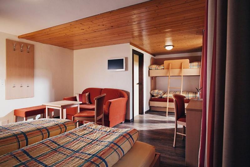 Hotel Des Alpes Kandersteg Zimmer foto