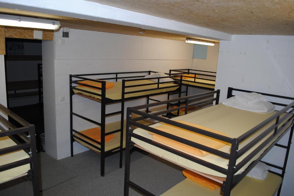 Hotel Des Alpes Kandersteg Zimmer foto