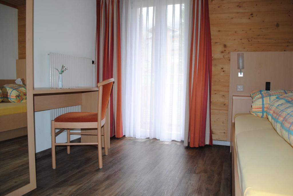 Hotel Des Alpes Kandersteg Zimmer foto