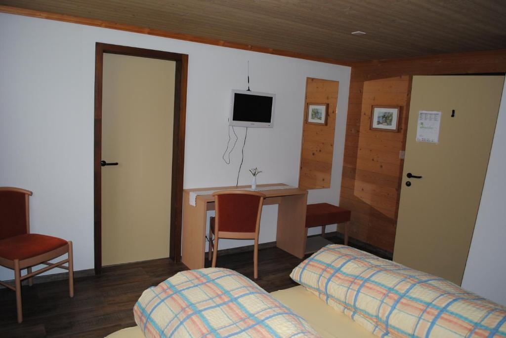 Hotel Des Alpes Kandersteg Zimmer foto