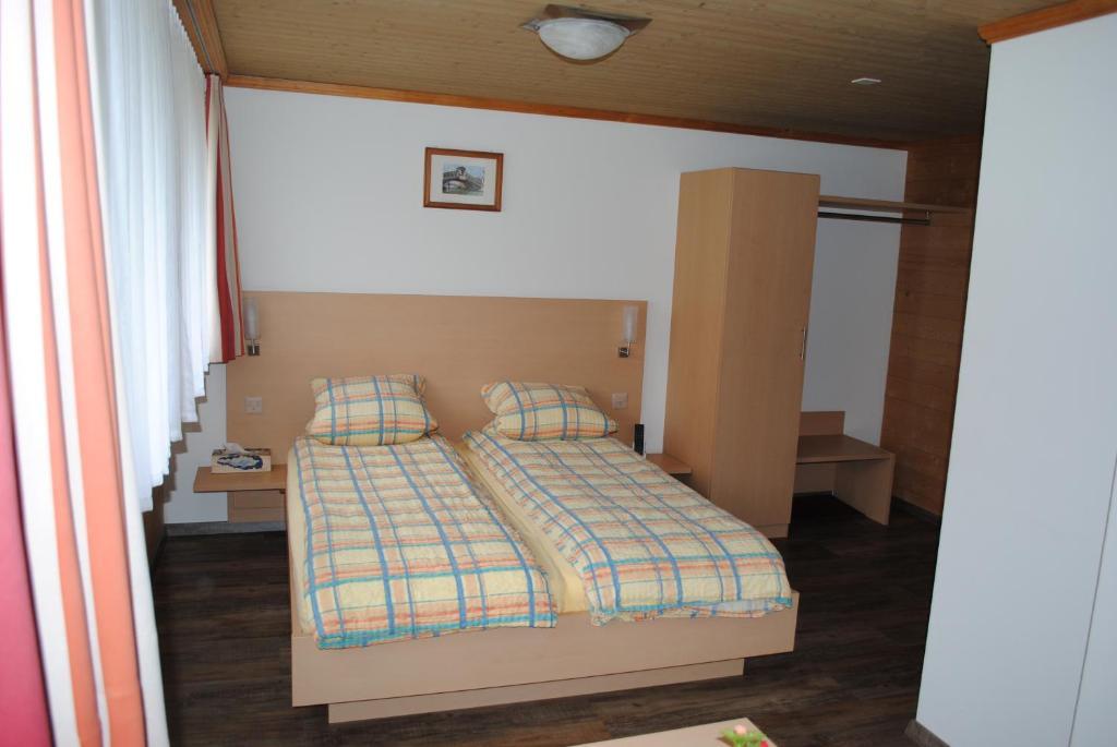 Hotel Des Alpes Kandersteg Zimmer foto