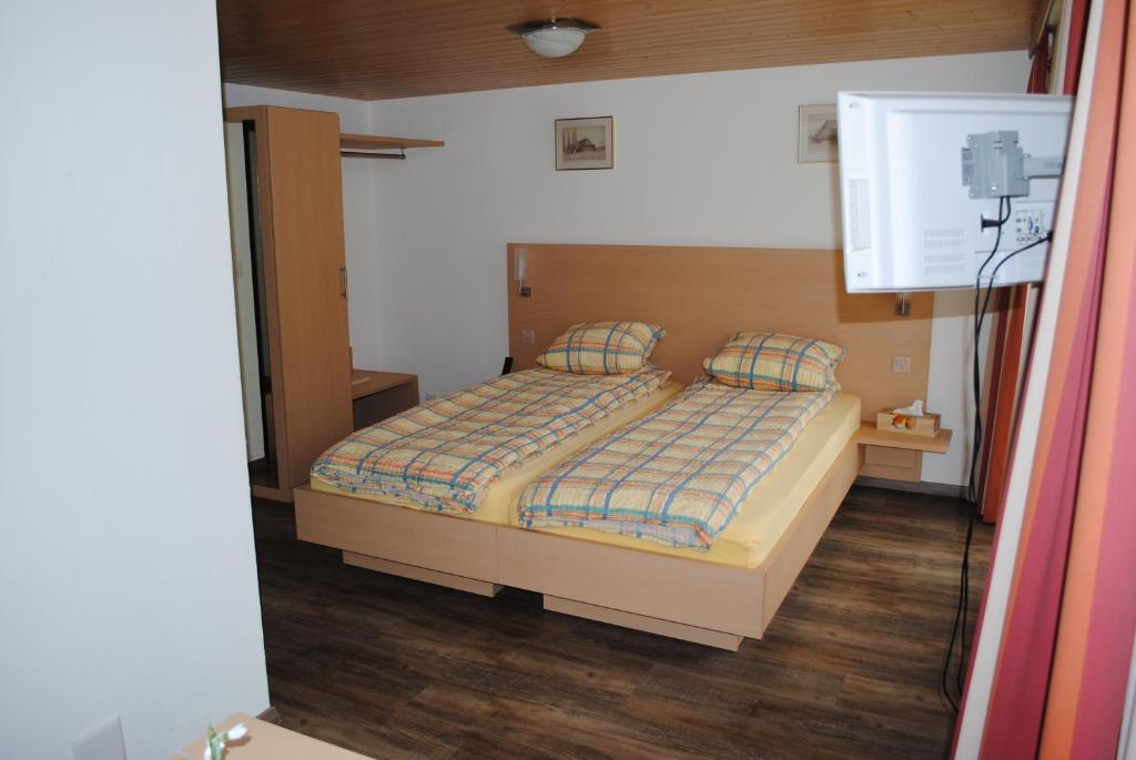 Hotel Des Alpes Kandersteg Zimmer foto
